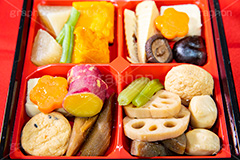 煮物,煮つけ,煮る,和,和食,日本食,japan,筑前煮,かぼちゃ,椎茸,しいたけ,シイタケ,大根,だいこん,ダイコン,がんもどき,サツマイモ,さつま芋,にんじん,人参,ニンジン,レンコン,里芋,ごぼう,ゴボウ,フルサイズ撮影