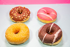 ドーナツ,donut,sugar,chocolate,POP,ポップ,スイーツ,甘い,砂糖,ストロベリー,チョコ,チョコレート,菓子,お菓子,おやつ,甘味,甘い,お茶会,フルサイズ撮影