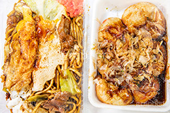 粉もんセット,トロトロたこ焼き,たこ焼き,たこやき,タコヤキ,とろとろ,大阪名物,粉もん,小麦粉,青のり,かつお節,ソース,ソウルフード,日本料理,日本食,和食,アツアツ,あつあつ,熱々,たこ,タコ,ファーストフード,ファストフード,フルサイズ撮影,祭り,夏祭り,屋台,出店,露店,焼きそば,ヤキソバ,やきそば,キャベツ,きゃべつ,豚肉,炒め,麺類,国民食,香ばしい,こってり,コッテリ,半熟卵,紅しょうが,japan