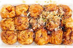 トロトロたこ焼き,たこ焼き,たこやき,タコヤキ,とろとろ,大阪名物,粉もん,小麦粉,青のり,かつお節,ソース,ソウルフード,日本料理,日本食,和食,アツアツ,あつあつ,熱々,たこ,タコ,ファーストフード,ファストフード,フルサイズ撮影,祭り,夏祭り,屋台,出店,露店,japan