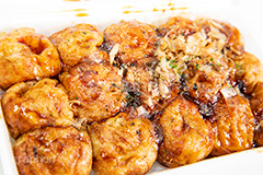 トロトロたこ焼き,たこ焼き,たこやき,タコヤキ,とろとろ,大阪名物,粉もん,小麦粉,青のり,かつお節,ソース,ソウルフード,日本料理,日本食,和食,アツアツ,あつあつ,熱々,たこ,タコ,ファーストフード,ファストフード,フルサイズ撮影,祭り,夏祭り,屋台,出店,露店,japan