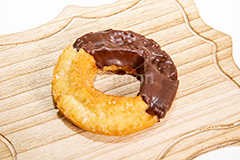 オールドファッション,ドーナツ,ドーナッツ,どーなつ,チョコ,チョコレート,スイート,食後,デザート,スイーツ,菓子,お菓子,甘い,sweet,donut,chocolate,フルサイズ撮影