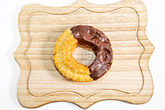 オールドファッション,ドーナツ,ドーナッツ,どーなつ,チョコ,チョコレート,スイート,食後,デザート,スイーツ,菓子,お菓子,甘い,sweet,donut,chocolate,フルサイズ撮影
