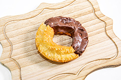オールドファッション,ドーナツ,ドーナッツ,どーなつ,チョコ,チョコレート,スイート,食後,デザート,スイーツ,菓子,お菓子,甘い,sweet,donut,chocolate,フルサイズ撮影