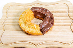 オールドファッション,ドーナツ,ドーナッツ,どーなつ,チョコ,チョコレート,スイート,食後,デザート,スイーツ,菓子,お菓子,甘い,sweet,donut,chocolate,フルサイズ撮影