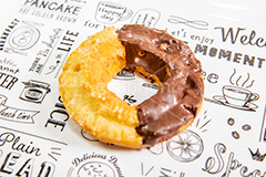 オールドファッション,ドーナツ,ドーナッツ,どーなつ,チョコ,チョコレート,スイート,食後,デザート,スイーツ,菓子,お菓子,甘い,sweet,donut,chocolate,フルサイズ撮影