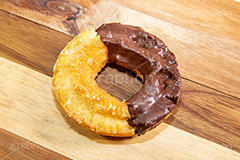オールドファッション,ドーナツ,ドーナッツ,どーなつ,チョコ,チョコレート,スイート,食後,デザート,スイーツ,菓子,お菓子,甘い,sweet,donut,chocolate,フルサイズ撮影