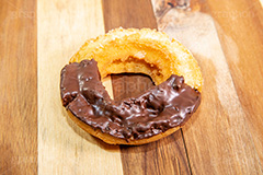 オールドファッション,ドーナツ,ドーナッツ,どーなつ,チョコ,チョコレート,スイート,食後,デザート,スイーツ,菓子,お菓子,甘い,sweet,donut,chocolate,フルサイズ撮影