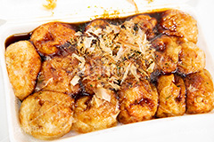 トロトロたこ焼き,たこ焼き,たこやき,タコヤキ,とろとろ,大阪名物,粉もん,小麦粉,青のり,かつお節,ソース,ソウルフード,日本料理,日本食,和食,アツアツ,あつあつ,熱々,たこ,タコ,ファーストフード,ファストフード,フルサイズ撮影,祭り,夏祭り,屋台,出店,露店,japan
