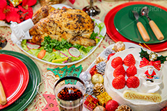 クリスマスディナー,ローストチキン,チキン,もも,肉,鶏,鶏肉,クリスマスパーティー,クリスマス,パーティー,七面鳥,chicken,CHRISTMAS,party,dinner,winter,cake,cream,生クリーム,クリーム,ディナー,冬,オーブン,グリル,洋食,サラダ,パセリ,フルサイズ撮影,オーナメント,ケーキ,クリスマスケーキ,コーディネート,シャンパン,オードブル,ハーブ