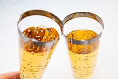 乾杯,クリスマス,ディナー,バースデーパーティー,HAPPY BIRTHDAY,ハッピーバースデー,birthday,greeting,誕生日,祝い,お祝い,記念日,グリーティング,パーティー,party,event,イベント,行事,炭酸,シャンパン,スパークリング,ワイン,グラス,フルサイズ撮影