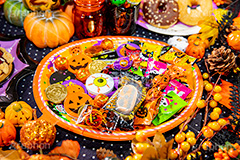 ハロウィンスイーツ,ハロウィントリート,ハロウィンパーティー,パーティー,ハロウィン,はろうぃん,ハロウィーン,コーディネート,イベント,かぼちゃ,カボチャ,南瓜,パンプキン,ジャックオランタン,ジャックオーランタン,スイーツ,秋,おやつ,デザート,キャンディ,チョコ,チョコレート,マシュマロ,配る,お菓子,菓子,トリート,こども,子供,キッズ,行事,かわいい,可愛い,カワイイ,ポップ,POP,Halloween,sweet,dessert,pumpkin,kids,candy,chocolate,フルサイズ撮影