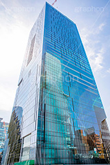 渋谷スクランブルスクエア,新名所,新旧,渋谷,しぶや,シブヤ,オフィスビル,商業施設,高層ビル,建設,開発,工事,都市開発,東棟,展望,ショッピング,買い物,反射,真下,見上げ,japan,shibuya,building,office,shopping,2019,フルサイズ撮影