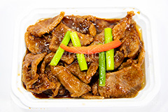 レバーの炒め物,レバーの総菜,レバー,つまみ,居酒屋,日本料理,和食,日本食,惣菜,お惣菜,おかず,肉,鶏,おつまみ,たれ,タレ,にんにくの芽,フルサイズ撮影,japan