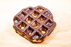 チョコレートワッフル,チョコレート,チョコ,コーティング,ワッフル,焼き,甘い,デザート,スイーツ,おやつ,カフェ,バター,垂れ,chocolate,waffle,cake,dessert,sweet,cafe,butter