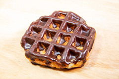 チョコレートワッフル,チョコレート,チョコ,コーティング,ワッフル,焼き,甘い,デザート,スイーツ,おやつ,カフェ,バター,垂れ,chocolate,waffle,cake,dessert,sweet,cafe,butter