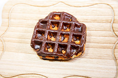 チョコレートワッフル,チョコレート,チョコ,コーティング,ワッフル,焼き,甘い,デザート,スイーツ,おやつ,カフェ,バター,垂れ,chocolate,waffle,cake,dessert,sweet,cafe,butter