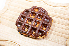 チョコレートワッフル,チョコレート,チョコ,コーティング,ワッフル,焼き,甘い,デザート,スイーツ,おやつ,カフェ,バター,垂れ,chocolate,waffle,cake,dessert,sweet,cafe,butter