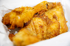 フライドチキン,チキン,フライ,鶏,もも,ジューシー,揚げ,ファーストフード,ファストフード,洋食,サクサク,脂,脂質,肉,chicken,フルサイズ撮影