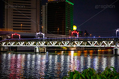 隅田川橋梁ライトアップ,橋梁,線路,架線,ライトアップ,イルミネーション,イルミ,夜,夜景,浅草,あさくさ,橋,隅田川,かかる橋,台東区,墨田リバーサイド,墨田,隅田公園,隅田川めぐり,asakusa,japan,令和バージョン,紅白,令和,祝,紅白,illumination,reflection,リフレクション,川,反射,東武,フルサイズ撮影