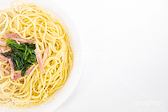 ベーコンとホウレンソウの和風パスタ,ベーコン,ホウレンソウ,ほうれん草,和風,パスタ,スパゲティ,洋食,麺料理,麺類,pasta,フルサイズ撮影