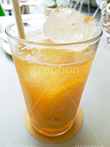 レモンスカッシュ,レモン,ジュース,飲む,飲み物,飲料,清凉,爽やか,ドリンク,カフェ,おしゃれ,オシャレ,ストロー,ドリンク,氷,juice,lemon,cafe,drink,スマホ撮影