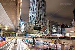 再開発中の夜の渋谷,渋谷,しぶや,駅前,桜丘口地区,夜,夜景,道路,車,渋谷大工事,建設,開発,工事,都市開発,再開発,光線,光跡,レーザービーム,2020,渋谷ストリーム,繫華街,夜の街,夜の町,フルサイズ撮影,shibuya,japan