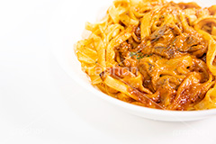 ボロネーゼ,ミートソース,ミート,ひき肉,牛肉,キノコ,きのこ,ソース,パスタ,オイル,油,高カロリー,カロリー,洋食,麺料理,麺類,フルサイズ撮影,pasta