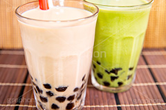 タピオカミルクティー,タピオカティー,タピオカ,ミルクティー,ティー,紅茶,お茶,抹茶,飲料,流行り,台湾,デンプン,粒々,甘い,タピ,ストロー,スイーツ,デザート,ドリンク,黒蜜,グラス,コップ,drink,dessert,tapioca,milktea,フルサイズ撮影