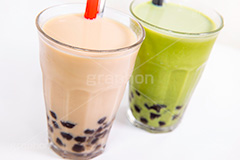 タピオカミルクティー,タピオカティー,タピオカ,ミルクティー,ティー,紅茶,お茶,抹茶,飲料,流行り,台湾,デンプン,粒々,甘い,タピ,ストロー,スイーツ,デザート,ドリンク,黒蜜,グラス,コップ,drink,dessert,tapioca,milktea,フルサイズ撮影