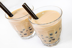 タピオカミルクティー,タピオカティー,タピオカ,ミルクティー,ティー,紅茶,お茶,飲料,流行り,台湾,デンプン,粒々,甘い,タピ,ストロー,スイーツ,デザート,ドリンク,黒蜜,グラス,コップ,drink,dessert,tapioca,milktea,フルサイズ撮影