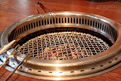 焼肉,焼き肉,やきにく,焼肉の準備,準備,焼く,網,肉食,直火,トング,網,炭火