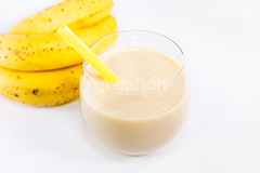 バナナジュース,バナナ,ジュース,ドリンク,スイーツ,流行,スムージー,ミルク,ストロー,milk,drink,banana,フルサイズ撮影
