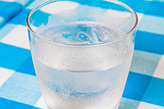 お冷,おひや,お水,ミネラルウォーター,飲み水,お冷,おひや,飲料,飲む,飲料水,カフェ,ガラス,グラス,冷たい,冷え,ドリンク,レストラン,ファミレス,喫茶店,飲み物,チェック,restaurant