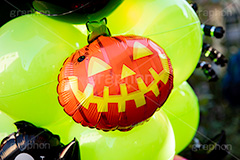 ハロウィンバルーン,カボチャ,ジャックオランタン,ジャックオーランタン,パンプキン,風船,ふうせん,バルーン,カラフル,ハロウィンパーティー,ハロウィン,ハロウィーン,はろうぃん,パーティー,こども,子供,キッズ,オーナメント,飾り,イベント,秋,行事,ornament,kids,Halloween,party,balloon,pumpkin,フルサイズ撮影