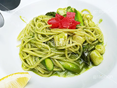 ジェノベーゼ,パスタ,スパゲッティ,スパゲティ,アスパラ,貝柱,トマト,バジル,洋食,麺料理,麺類,pasta,basil,asparagus,スマホ撮影
