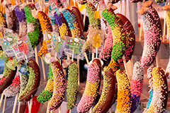 チョコバナナ,チョコ,バナナ,フルーツ,割りばし,割り箸,スイーツ,デザート,夏祭り,祭り,出店,露店,屋台,夏,サマー,夏休み,縁日,的屋,食べ歩き,おやつ,甘い,チョコレート,chocolate,banana,dessert,summer,festival,japan