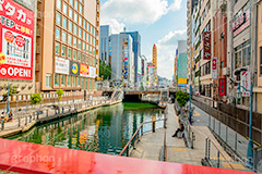 早朝の道頓堀川,道頓堀川,道頓堀,繁華街,観光地,大阪,大阪府,大阪市,中央区,なんば,とんぼり,リバーウォーク,japan,osaka,フルサイズ撮影