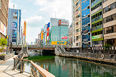 早朝の道頓堀川,道頓堀川,道頓堀,繁華街,観光地,大阪,大阪府,大阪市,中央区,なんば,とんぼり,リバーウォーク,japan,osaka,フルサイズ撮影