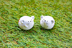 ねずみの置物,ねずみ年,干支,ねずみ,ネズミ,マウス,子,干支,芝,芝生,ペア,置物,おもちゃ,玩具,フィギュア,年賀,年賀状,お正月,正月,年明け,新年,ニューイヤー,アニバーサリー,イベント,行事,風習,event,anniversary,japan,mouse