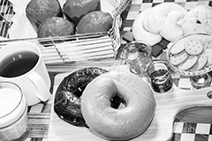 朝食(モノクロ),モノクロ,白黒,しろくろ,モノクローム,単色画,単彩画,単色,