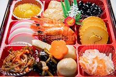 おせち,おせち料理,年賀状,年明け,正月,お正月,祝い,お祝い,和風,和食,日本食,伝統,イベント,パーティー,行事,賀正,焼き豚,焼豚,チャーシュー,黒豆,くり,栗きんとん,栗,寿,伊達巻,昆布,海老,エビ,えび,煮,煮物,昆布巻き,昆布,こんぶ,かまぼこ,カマボコ,膾,なます,新年会,あけおめ,party,event,japan,フルサイズ撮影