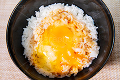 卵かけごはん,卵かけご飯,卵,生卵,TKG,混ぜ,ごはん,あつあつ白飯,炊き立て炊き立てごはん,炊き,米,白米,ご飯,お米,和食,日本食,日本料理,湯気,茶碗,ちゃわん,湯気,熱々,アツアツ,あつあつ,ホクホク,ほくほく,グルメ,rice,japan,フルサイズ撮影