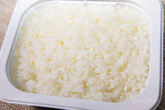 パックごはん,パックご飯,ごはん,あつあつ白飯,レトルト,非常食,保存食,災害,即席,保存食,レンジ,米,白米,ご飯,お米,パック,和食,日本食,日本料理,rice,japan,フルサイズ撮影