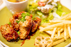 ランチプレート,ランチ,プレート,オムライス,ポテト,フライドポテト,サラダ,チキン,レンコン,れんこん,唐揚げ,から揚げ,洋食,おしゃれ,オシャレ,お洒落,カフェ,洋食,女子,女子力,salad,potato,chicken,フルサイズ撮影