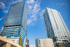 渋谷スクランブルスクエアと渋谷ストリーム,渋谷ストリーム,渋谷スクランブルスクエア,スクランブルスクエア,新名所,都市再生,渋谷,しぶや,シブヤ,オフィスビル,商業施設,高層ビル,ライブ,ホテル,建設,開発,工事,都市開発,再開発,東棟,展望,反射,shibuya,building,hotel,live,2019,2018,フルサイズ撮影