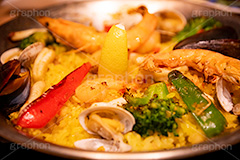 パエリア,パエヤ,パエージャ,サフラン,ライス,米,スペイン料理,魚介,シーフード,炊き込み,ムール貝,アサリ,あさり,いか,イカ,エビ,海老,えび,ブロッコリー,パプリカ,洋食,spain,rice,paella,seafood,フルサイズ撮影
