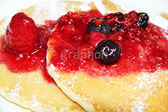 ホットケーキ,パンケーキ,スイーツ,菓子,甘,sweet,焼き,料理,粉,フライパン,ベリー,ストロベリー,ジャム,デザート,おやつ,お菓子,カフェ,cafe,strawberry,いちご,イチゴ