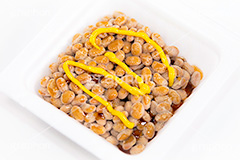 納豆,ご飯,糸,朝食,和食,日本食,日本料理,たれ,タレ,混ぜ,からし,japan,soy,beans,natto,フルサイズ撮影