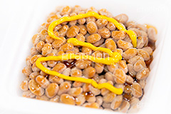 納豆,ご飯,糸,朝食,和食,日本食,日本料理,たれ,タレ,混ぜ,からし,japan,soy,beans,natto,フルサイズ撮影